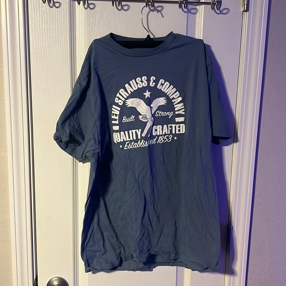 Levi’s large shirt